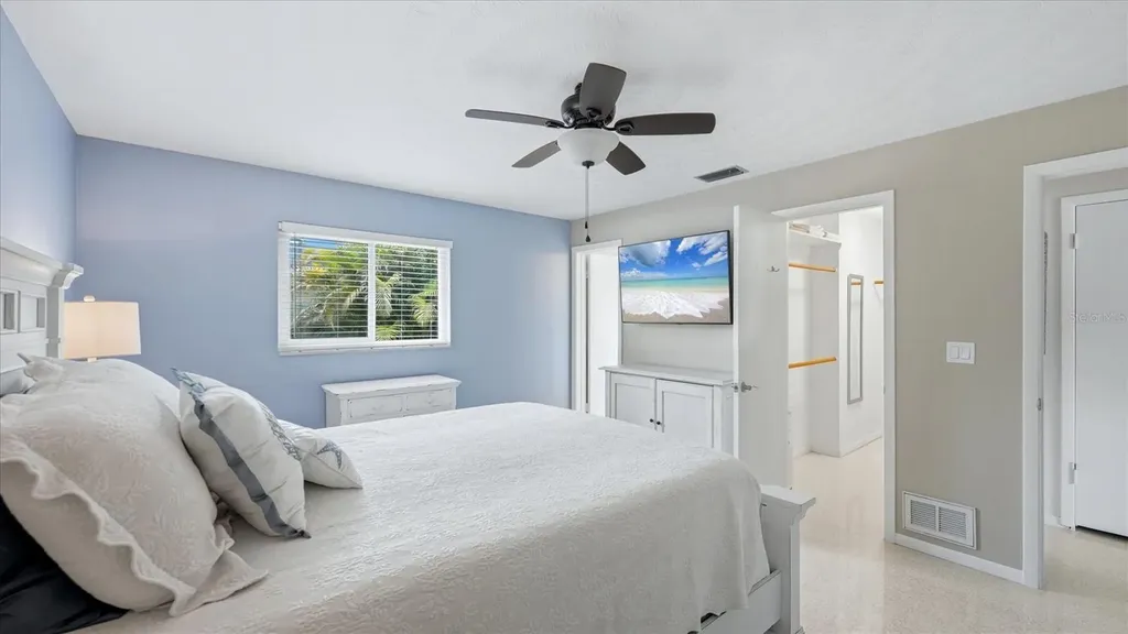 2486 Breakwater Circle Sarasota FL 34231