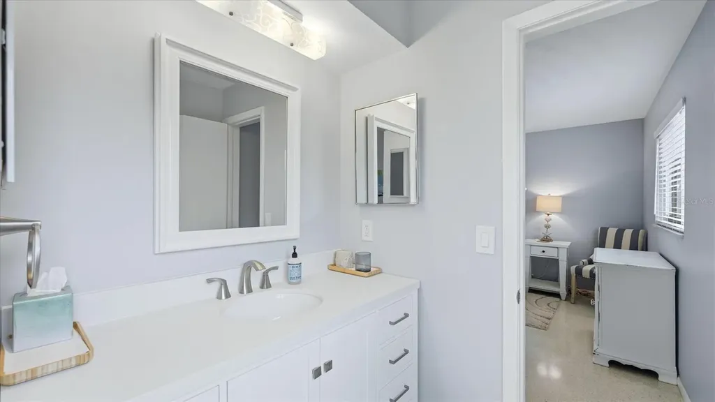 2486 Breakwater Circle Sarasota FL 34231