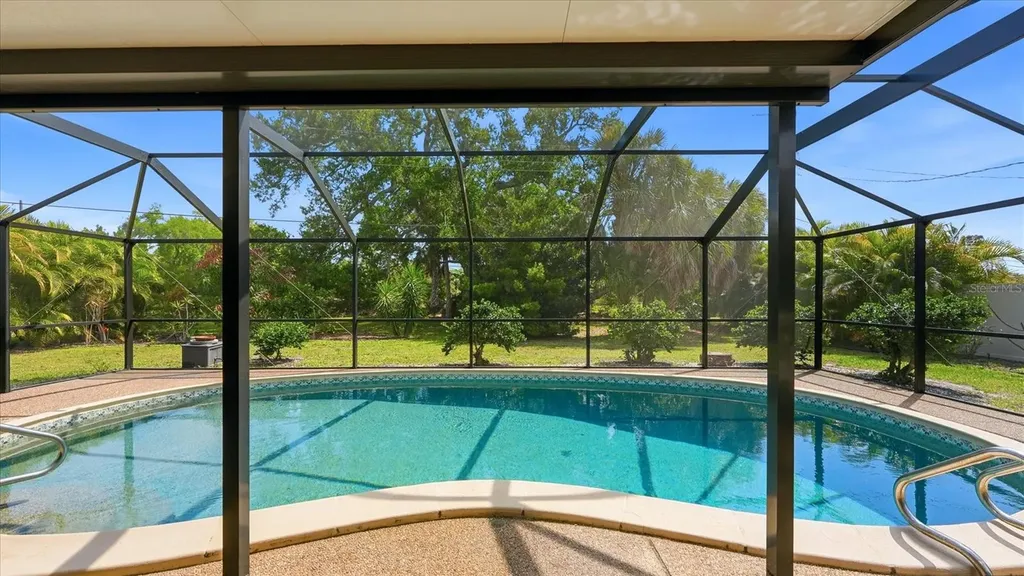 2486 Breakwater Circle Sarasota FL 34231