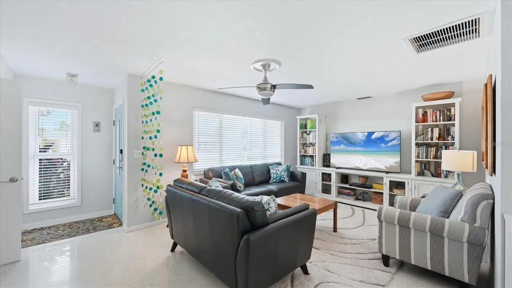 2486 Breakwater Circle Sarasota FL 34231