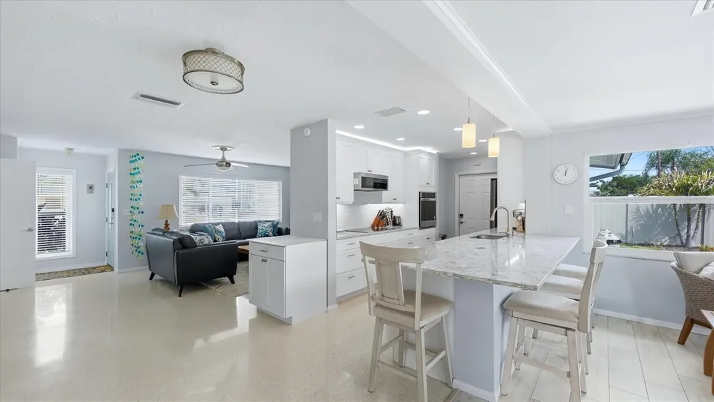 2486 Breakwater Circle Sarasota FL 34231
