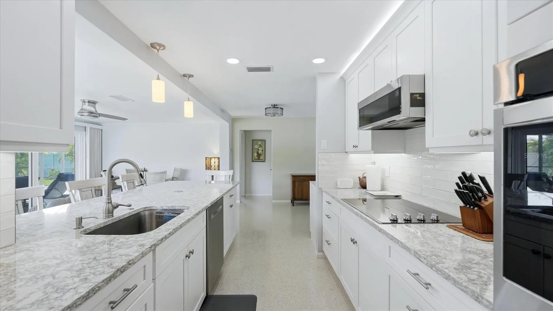 2486 Breakwater Circle Sarasota FL 34231