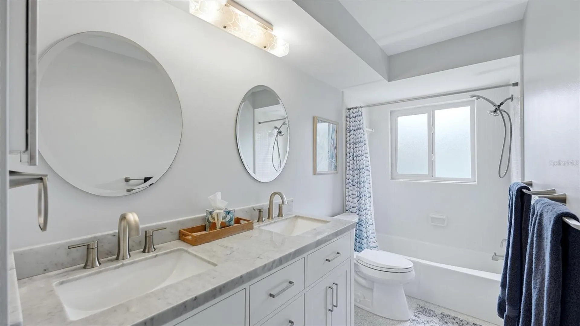 2486 Breakwater Circle Sarasota FL 34231