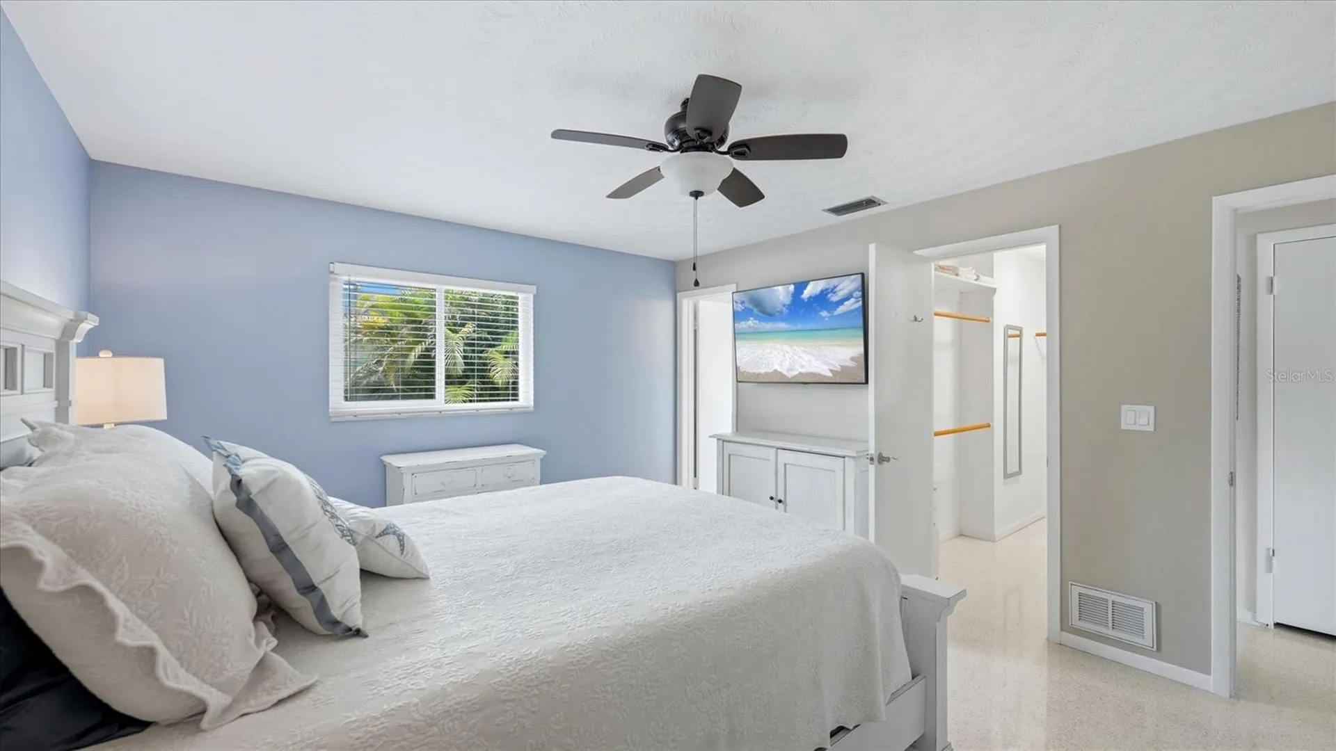 2486 Breakwater Circle Sarasota FL 34231
