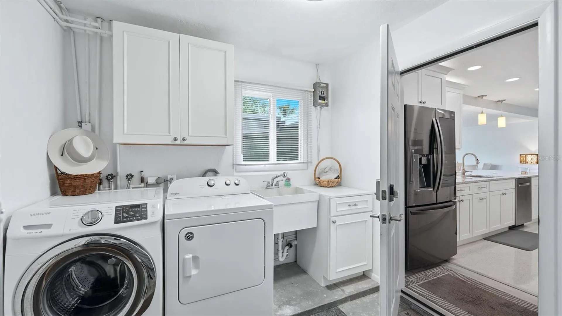 2486 Breakwater Circle Sarasota FL 34231