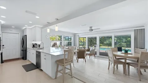 2486 Breakwater Circle Sarasota FL 34231