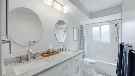 2486 Breakwater Circle Sarasota FL 34231