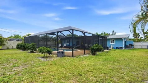 2486 Breakwater Circle Sarasota FL 34231
