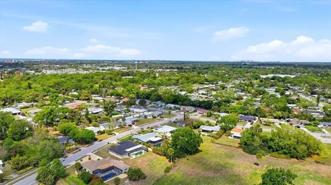 2486 Breakwater Circle Sarasota FL 34231