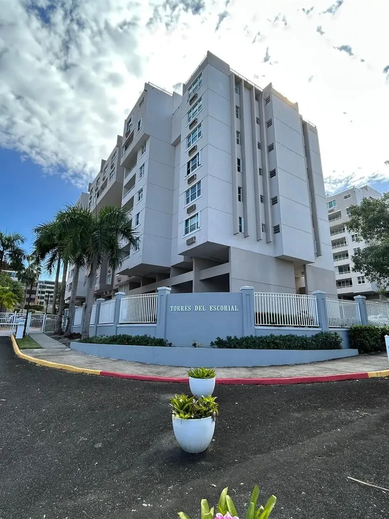 Cond. Torres Del Escorial 4002 Ave. Jose De Diego Carolina PR 00984