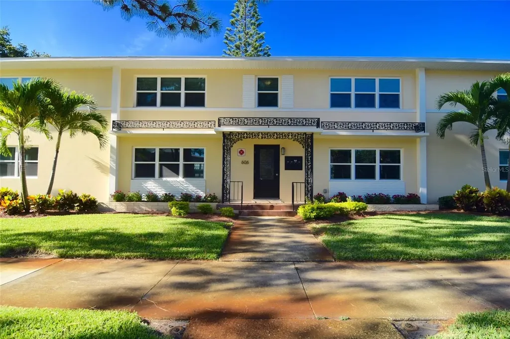 606 12th Avenue NE St Petersburg FL 33701
