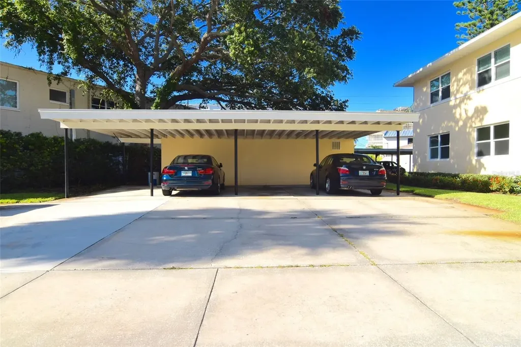 606 12th Avenue NE St Petersburg FL 33701