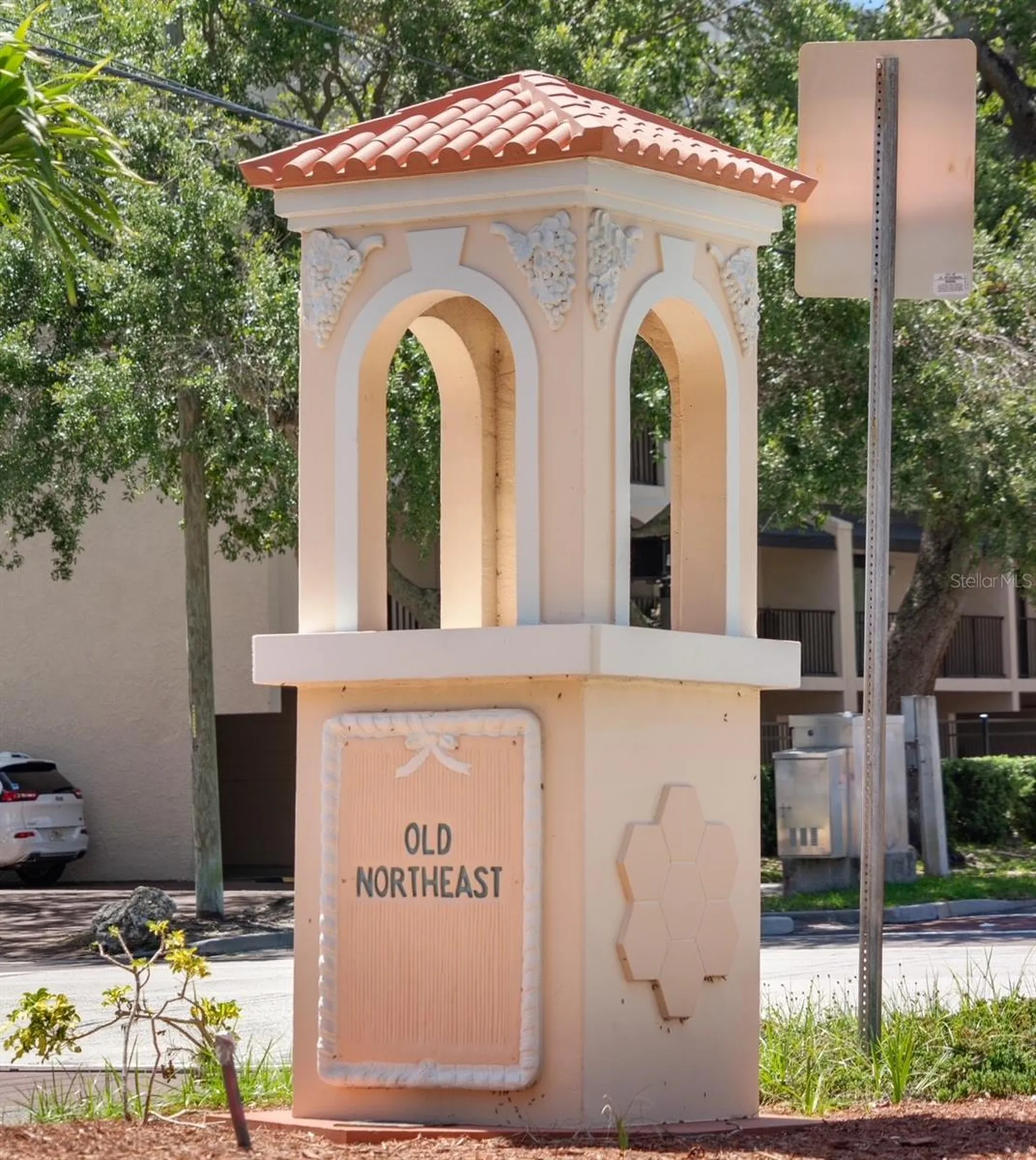 606 12th Avenue NE St Petersburg FL 33701