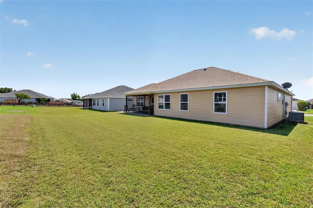 11367 Laufersky Lane Oxford FL 34484