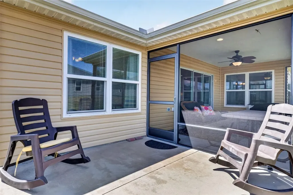 11367 Laufersky Lane Oxford FL 34484