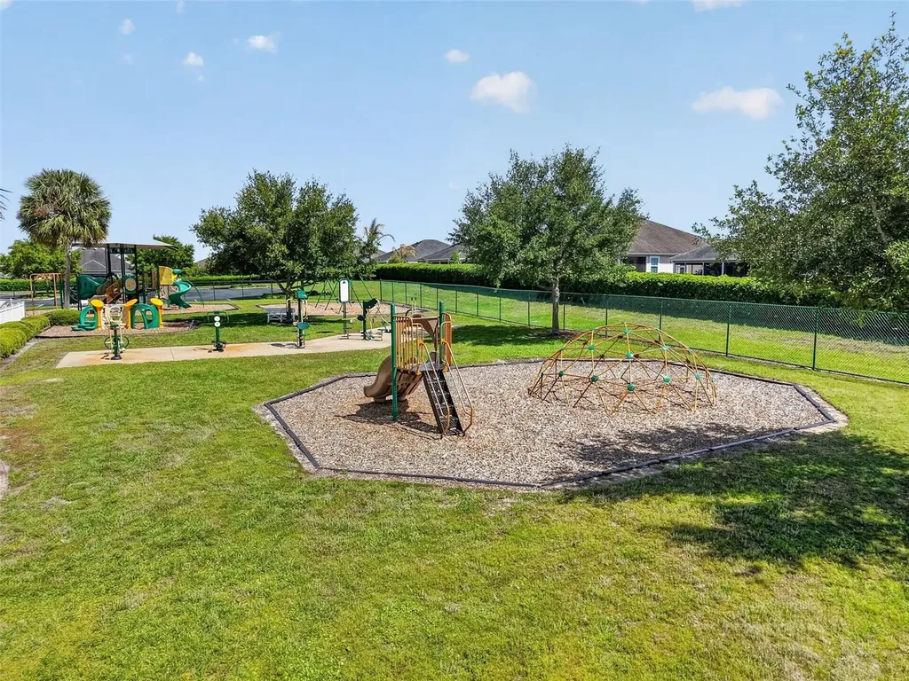 11367 Laufersky Lane Oxford FL 34484