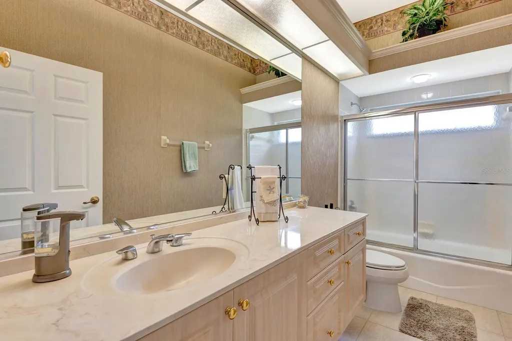 10005 Cherry Hills Avenue Circle Bradenton FL 34202