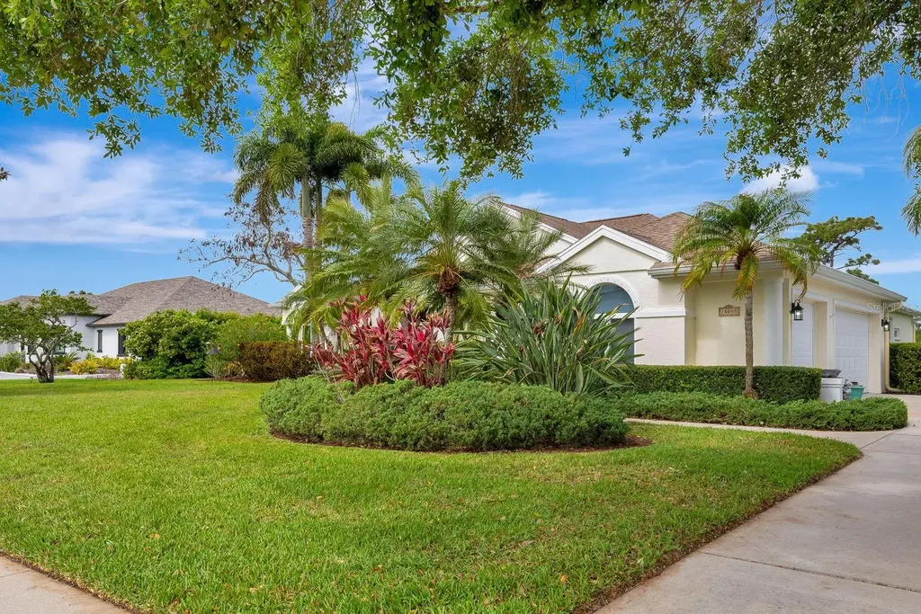 10005 Cherry Hills Avenue Circle Bradenton FL 34202