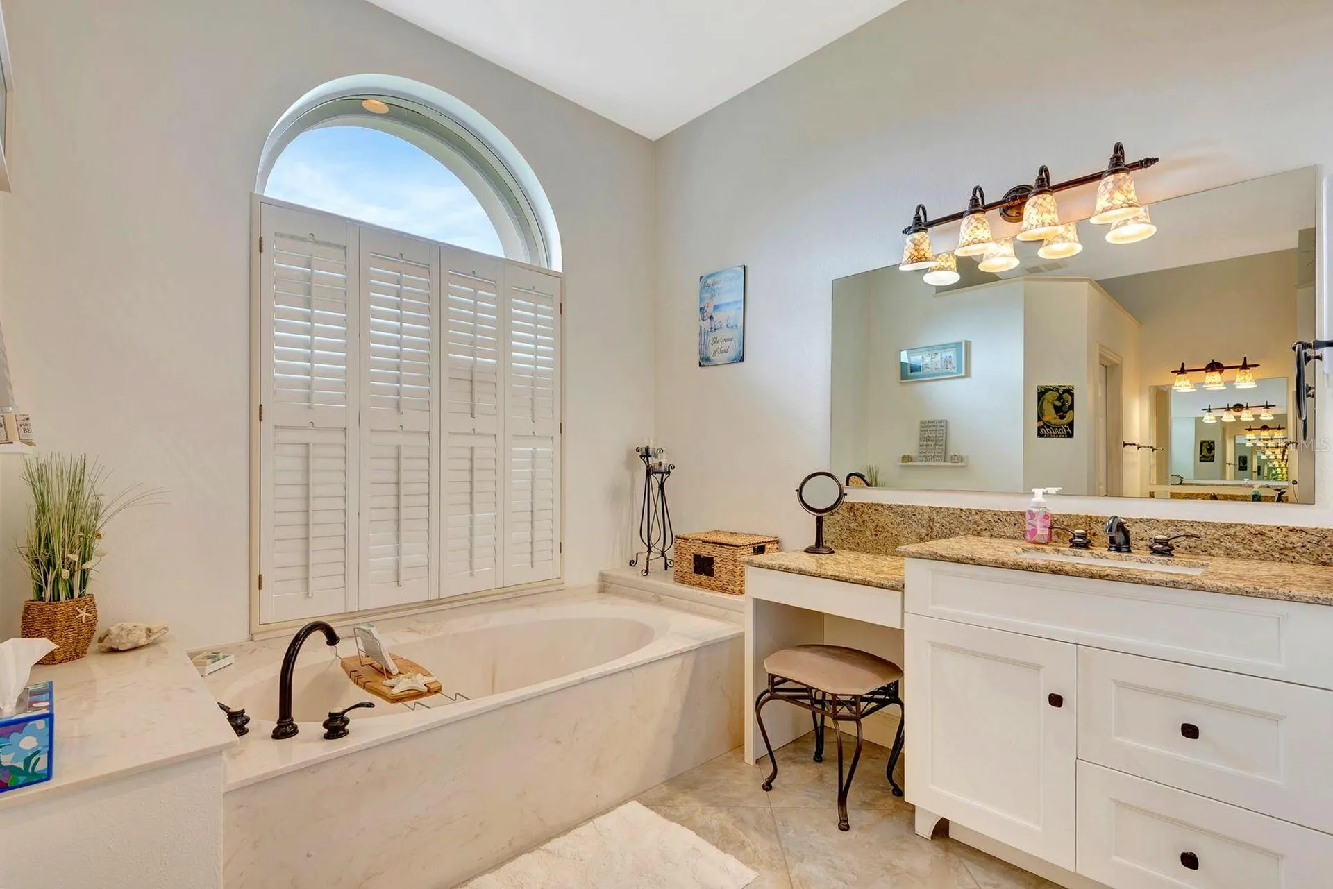 10005 Cherry Hills Avenue Circle Bradenton FL 34202