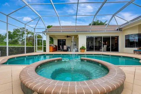 10005 Cherry Hills Avenue Circle Bradenton FL 34202