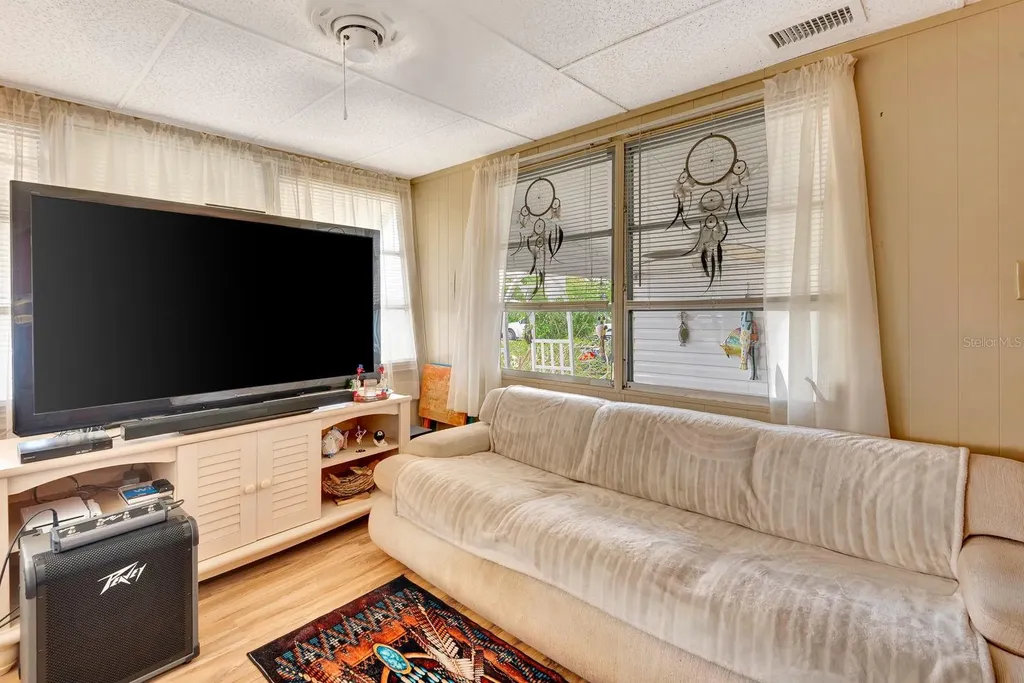 515 50th Avenue Terrace W Bradenton FL 34207