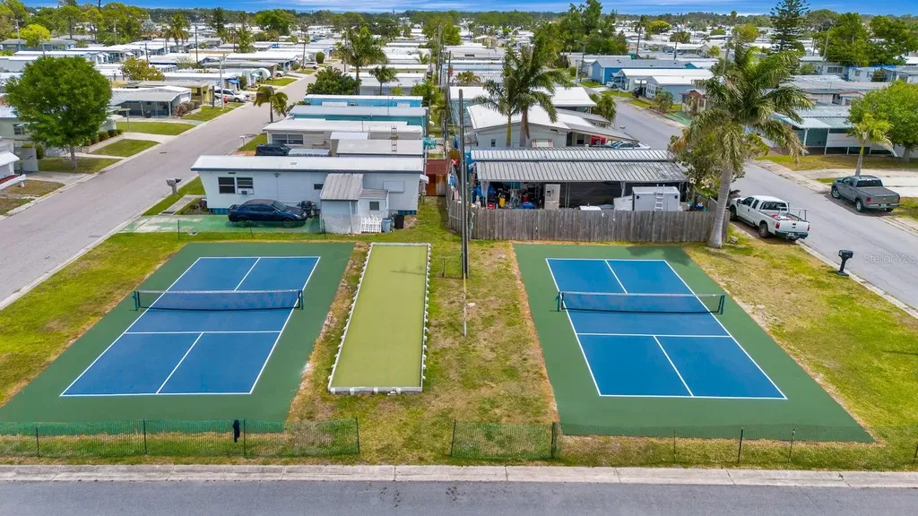 515 50th Avenue Terrace W Bradenton FL 34207
