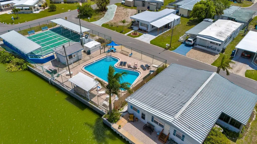 515 50th Avenue Terrace W Bradenton FL 34207