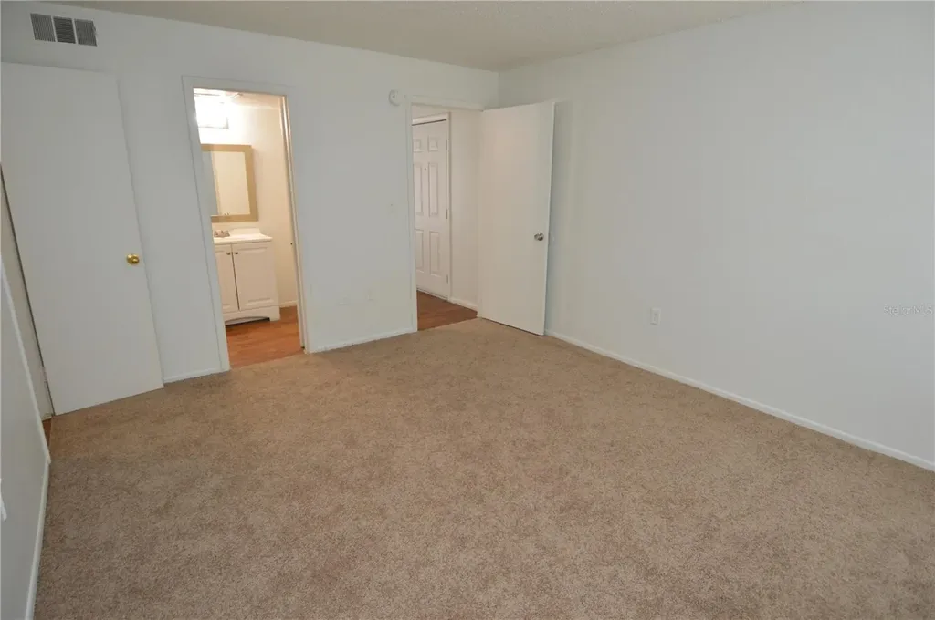 8425 Cerro Circle Tampa FL 33617