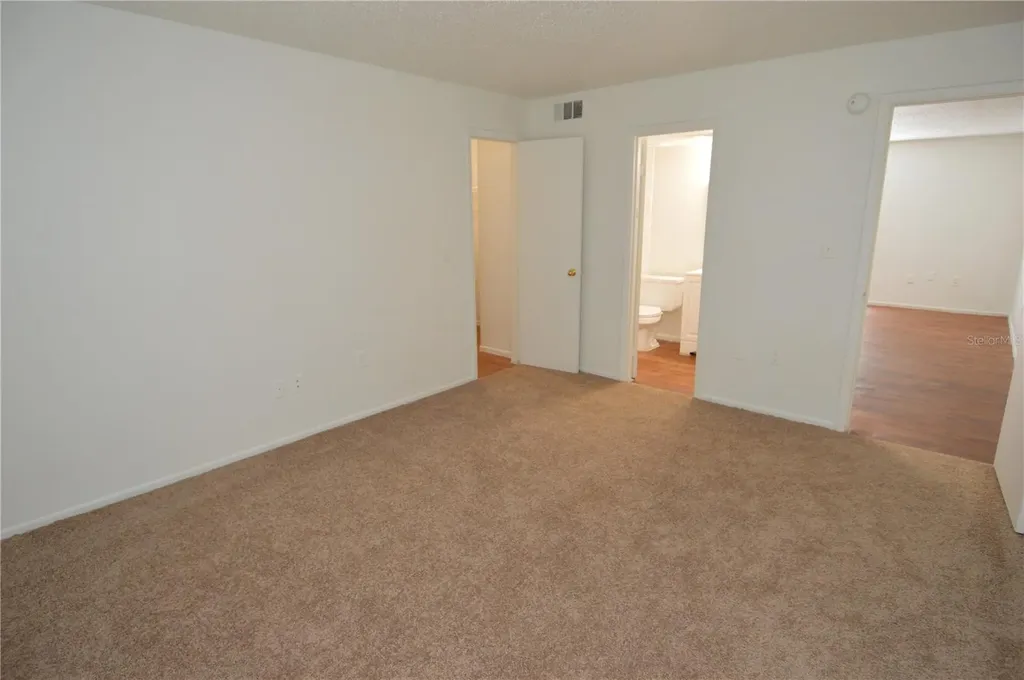 8425 Cerro Circle Tampa FL 33617