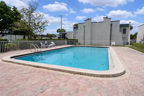 8425 Cerro Circle Tampa FL 33617