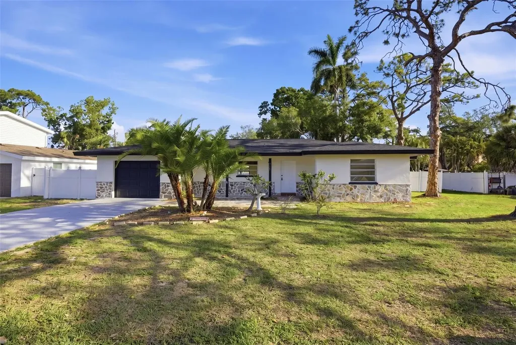 5112 11th Avenue W Bradenton FL 34209
