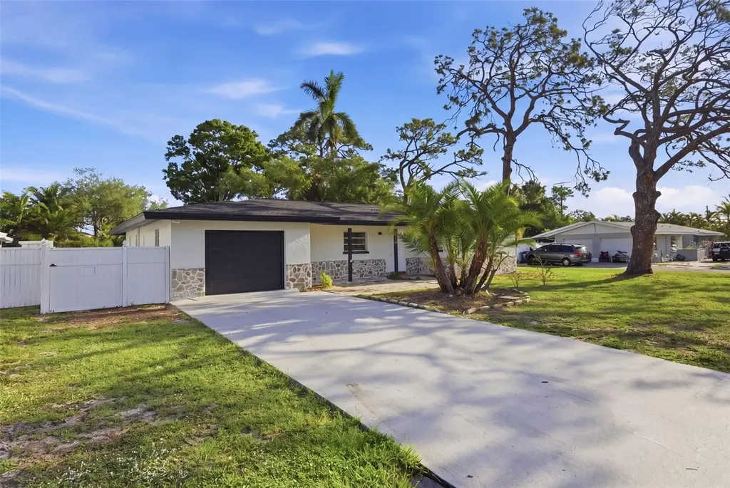 5112 11th Avenue W Bradenton FL 34209