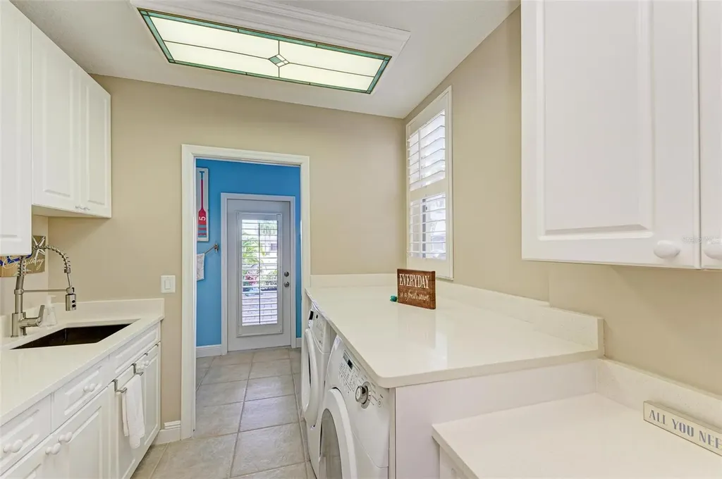 4527 Blue Marlin Drive Bradenton FL 34208
