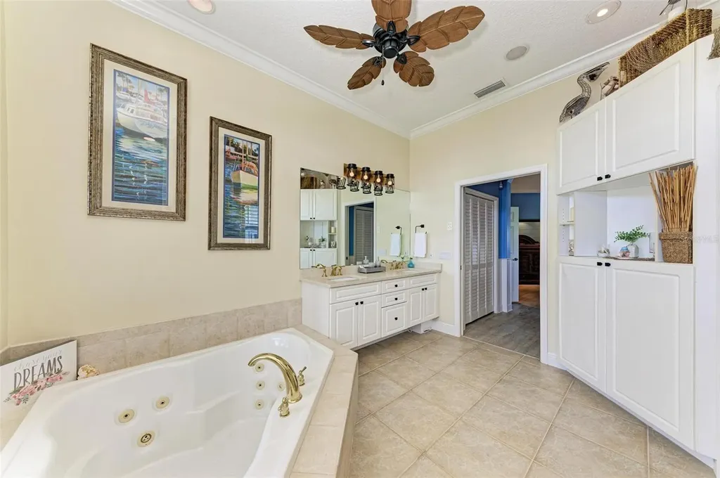 4527 Blue Marlin Drive Bradenton FL 34208