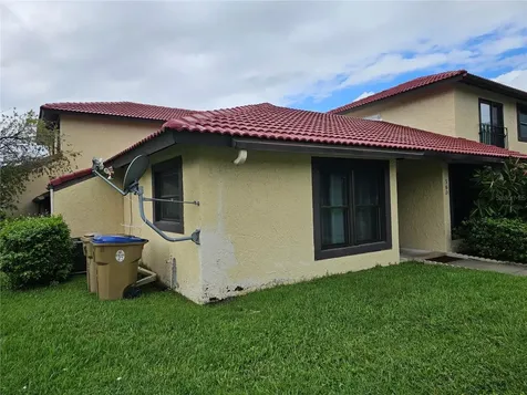 569 Hunter Circle Kissimmee FL 34758