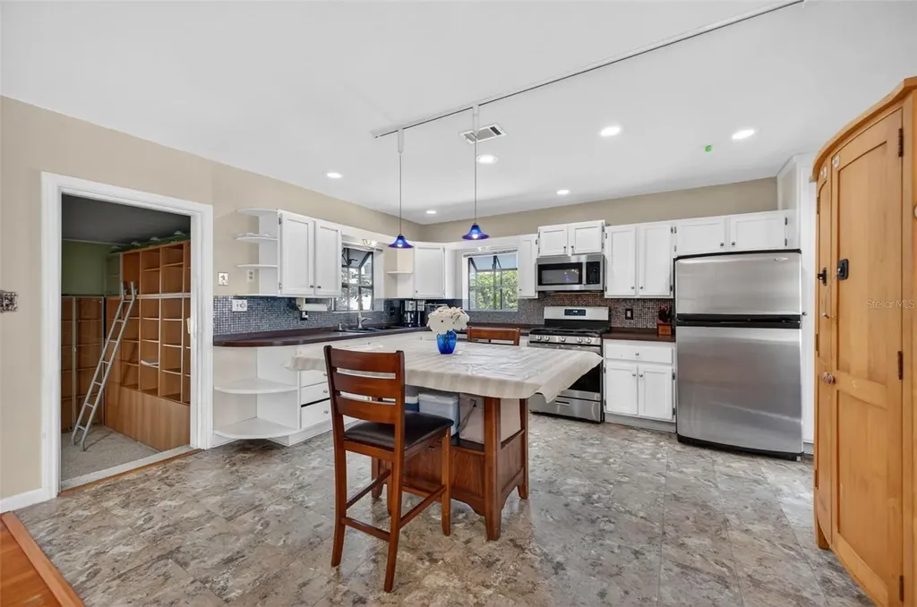 114 N Arcturas Avenue Clearwater FL 33765