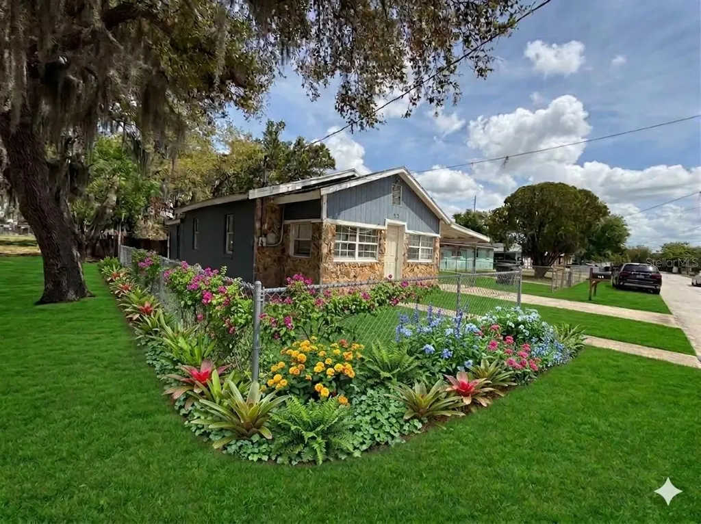313 E Booker Street Avon Park FL 33825