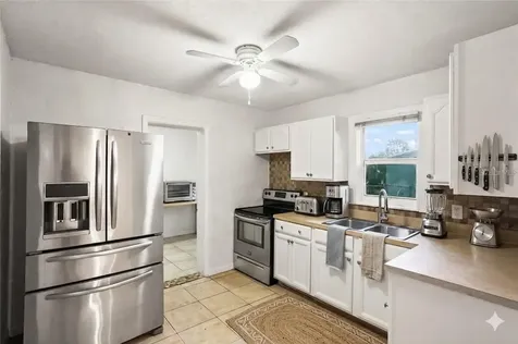 313 E Booker Street Avon Park FL 33825