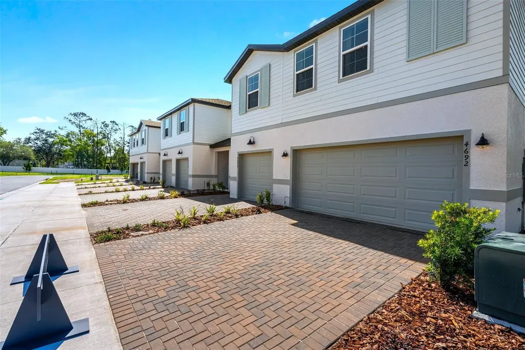 4911 Winding River Road Orlando FL 32822