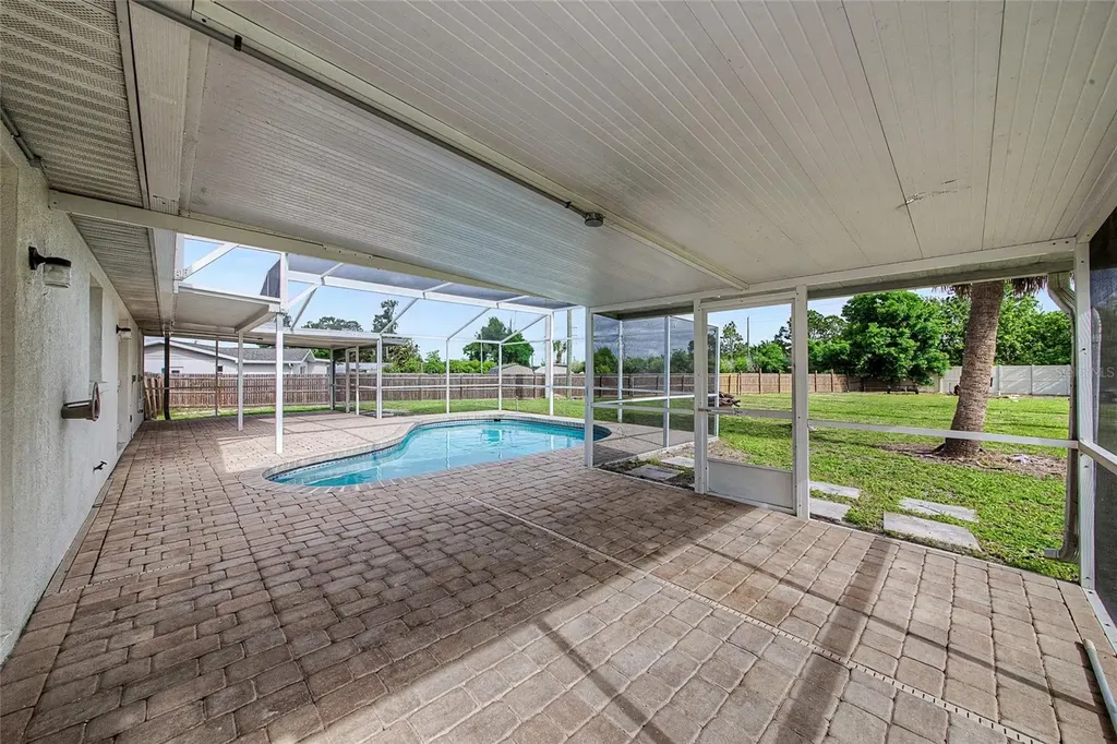 5615 18th Avenue E Bradenton FL 34208