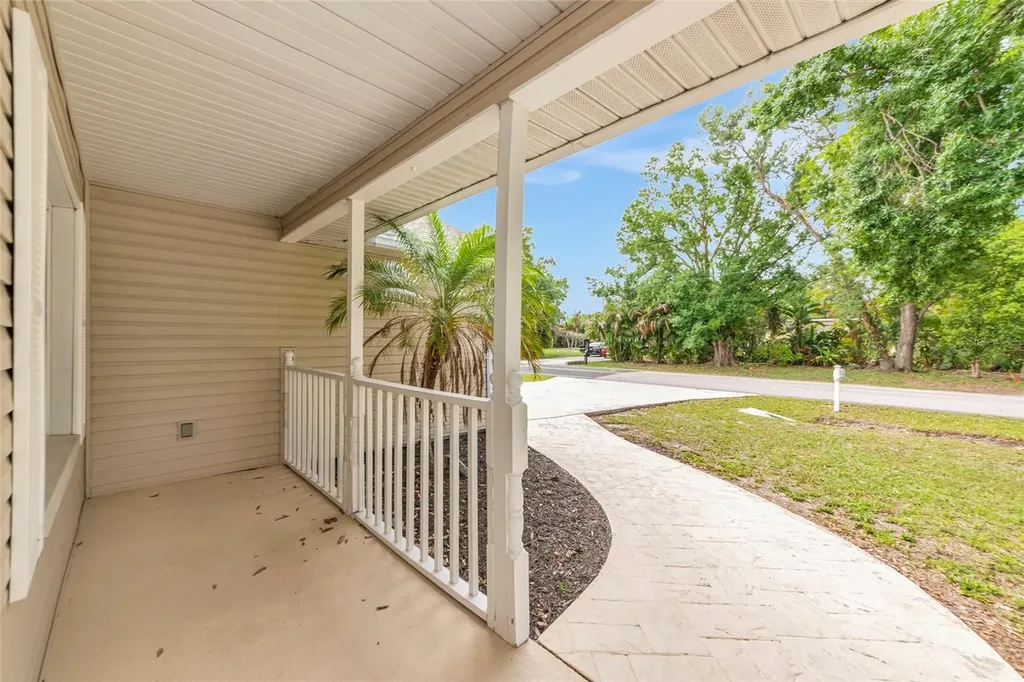5615 18th Avenue E Bradenton FL 34208