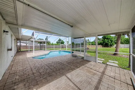 5615 18th Avenue E Bradenton FL 34208