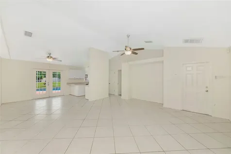 5615 18th Avenue E Bradenton FL 34208