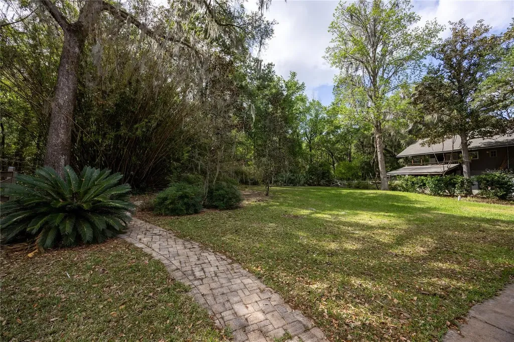 5028 SW 47th Street Gainesville FL 32608