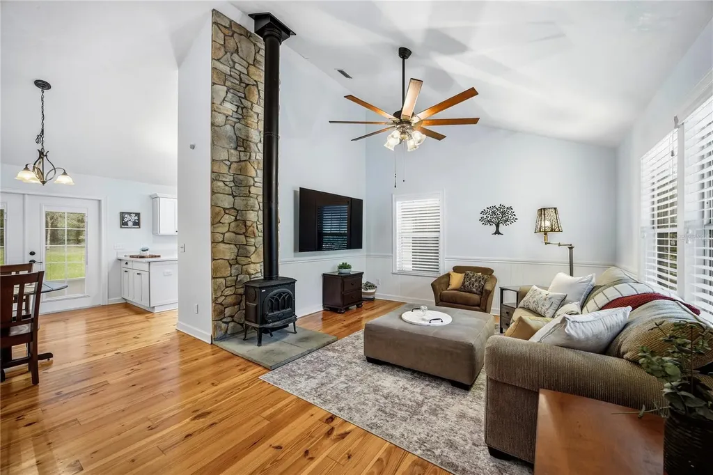5028 SW 47th Street Gainesville FL 32608