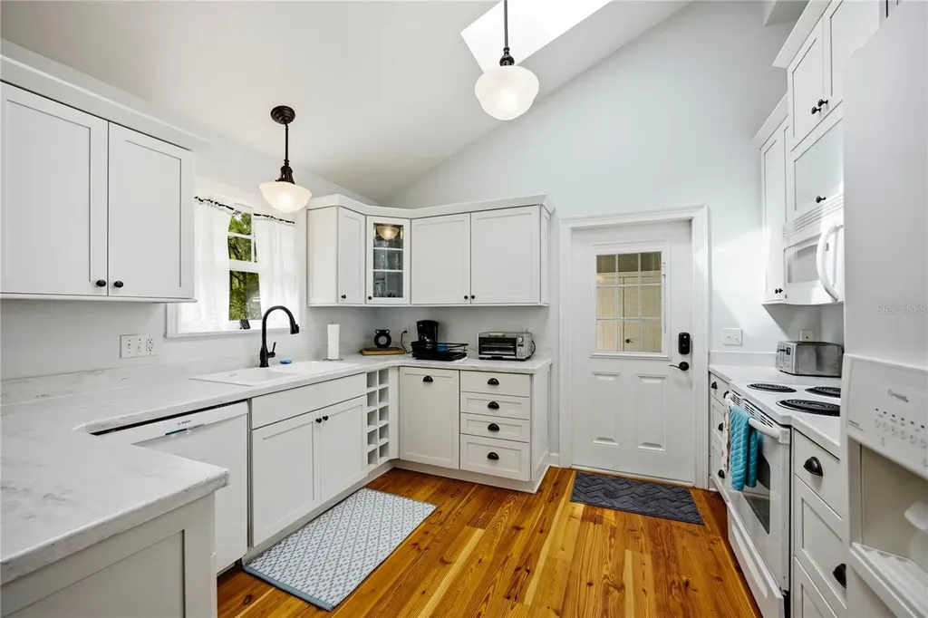 5028 SW 47th Street Gainesville FL 32608