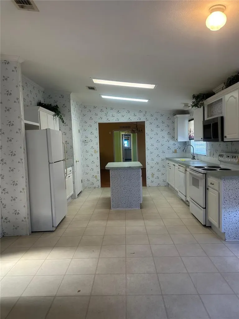 1814 Winchester Court S St Cloud FL 34771