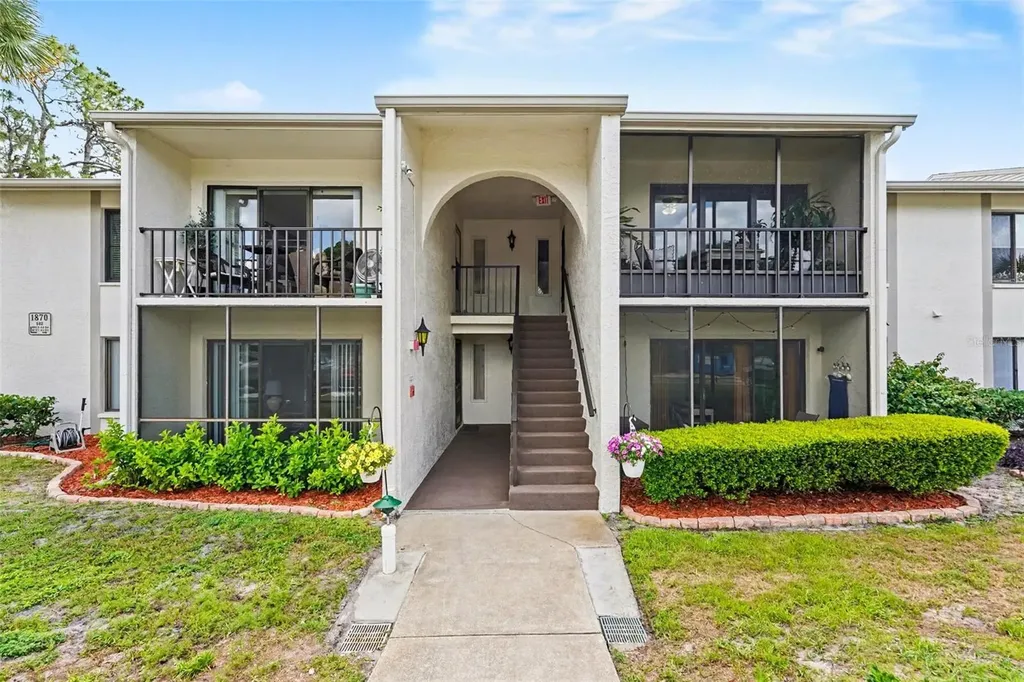 1870 Pine Ridge Way W Palm Harbor FL 34684