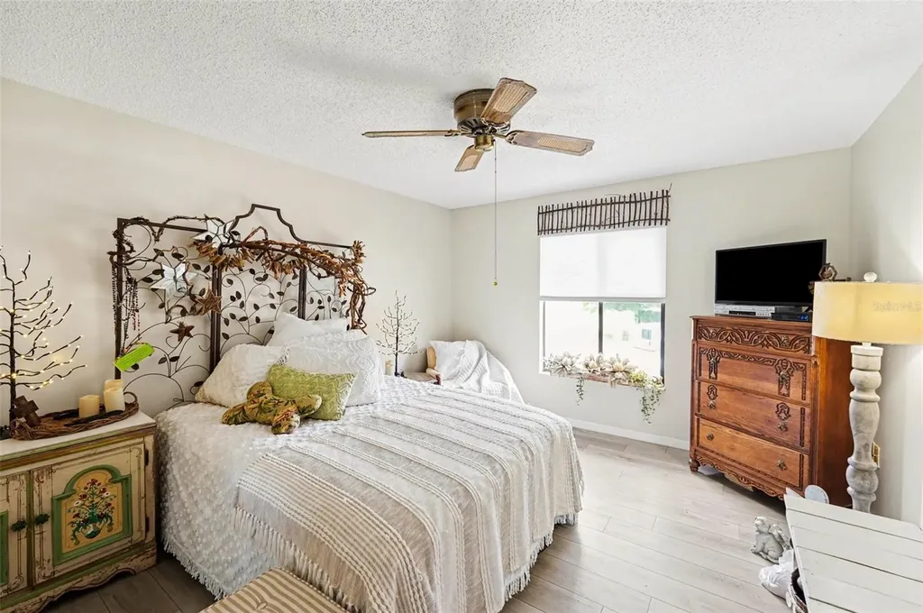 1870 Pine Ridge Way W Palm Harbor FL 34684