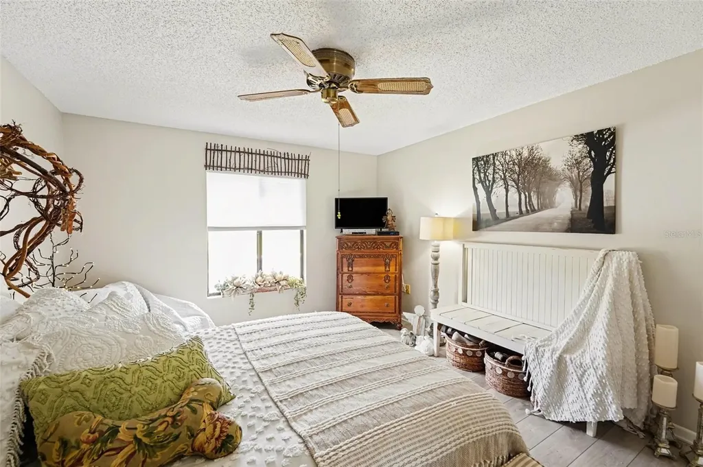 1870 Pine Ridge Way W Palm Harbor FL 34684
